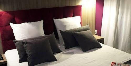 Nemea Appart Hotel Quai Victor Tours Centre Extérieur photo